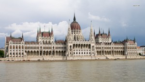 budapest-parliament-building-wallpaper-5.jpeg